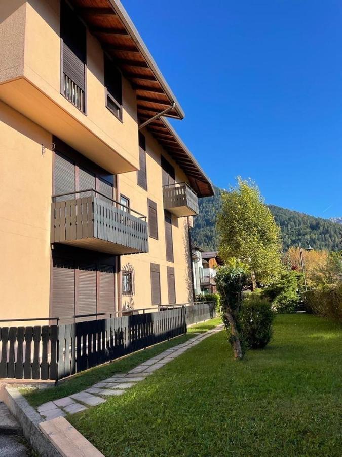 Ferienwohnung La Finestra Sulle Dolomiti - The Window To The Dolomites Fiera Di Primiero Exterior foto